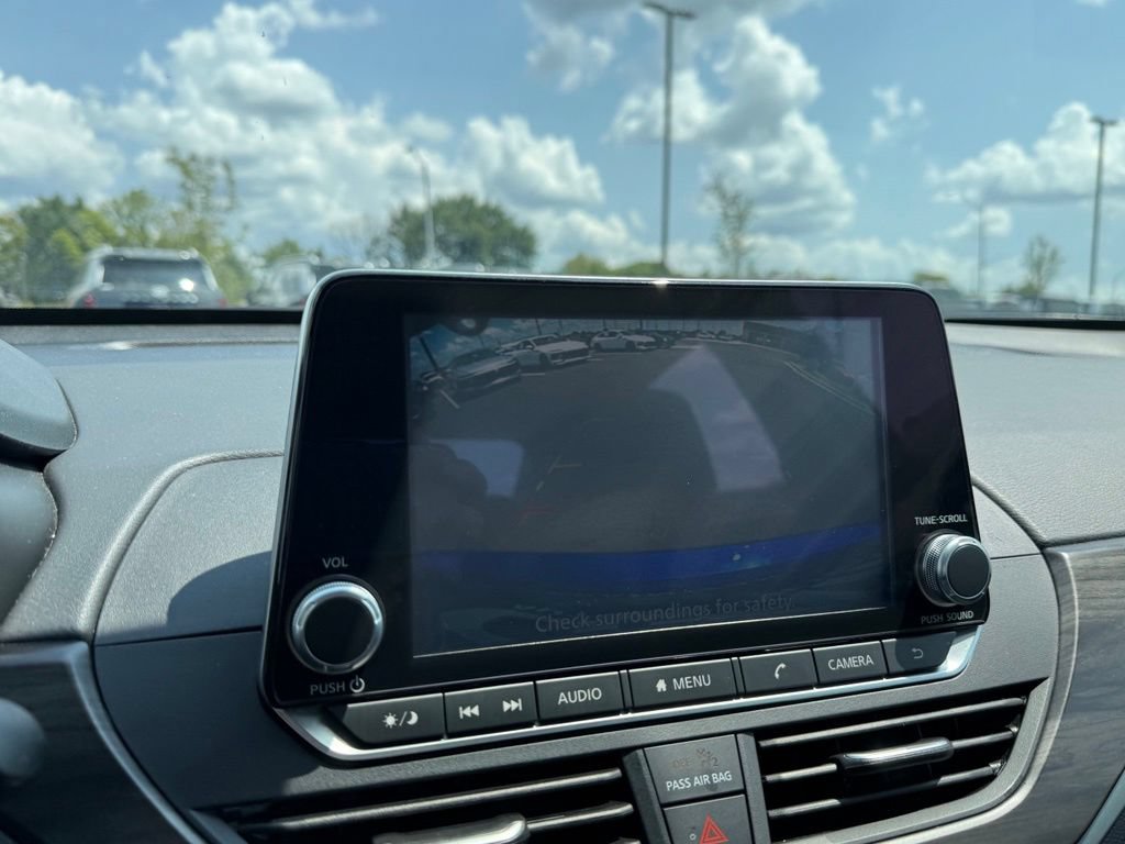 Used 2025 Nissan Altima 2.5 SV FWD image 16