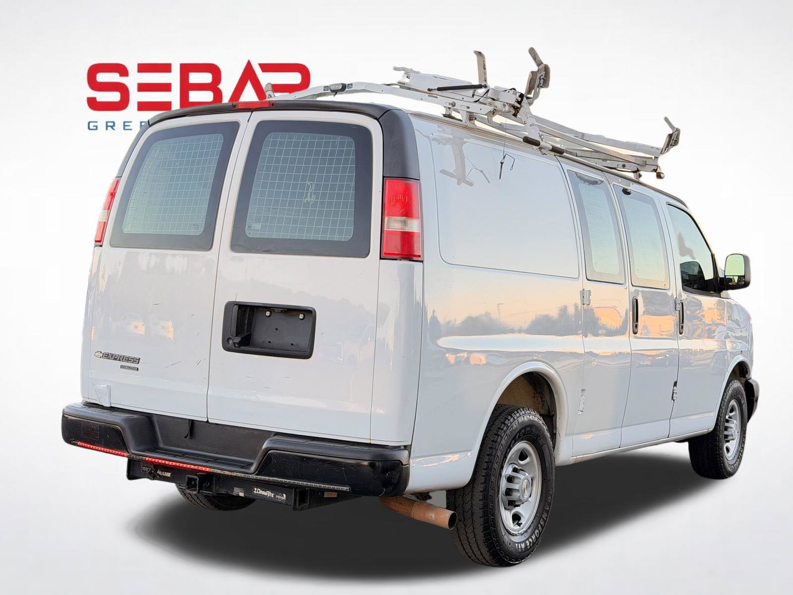 Used 2015 Chevrolet Express 2500 RWD image 8