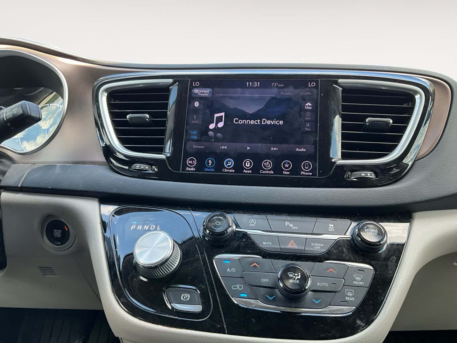Used 2019 Chrysler Pacifica Touring-L Plus FWD image 11