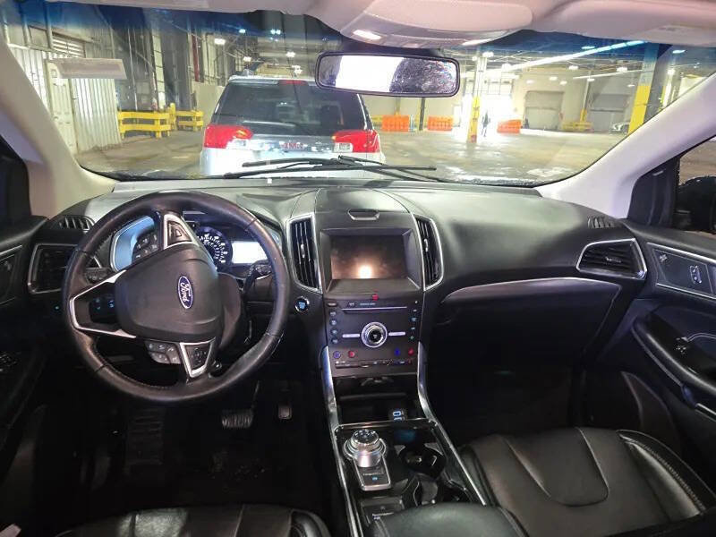 Used 2019 Ford Edge Titanium w/ Equipment Group 301A image 8
