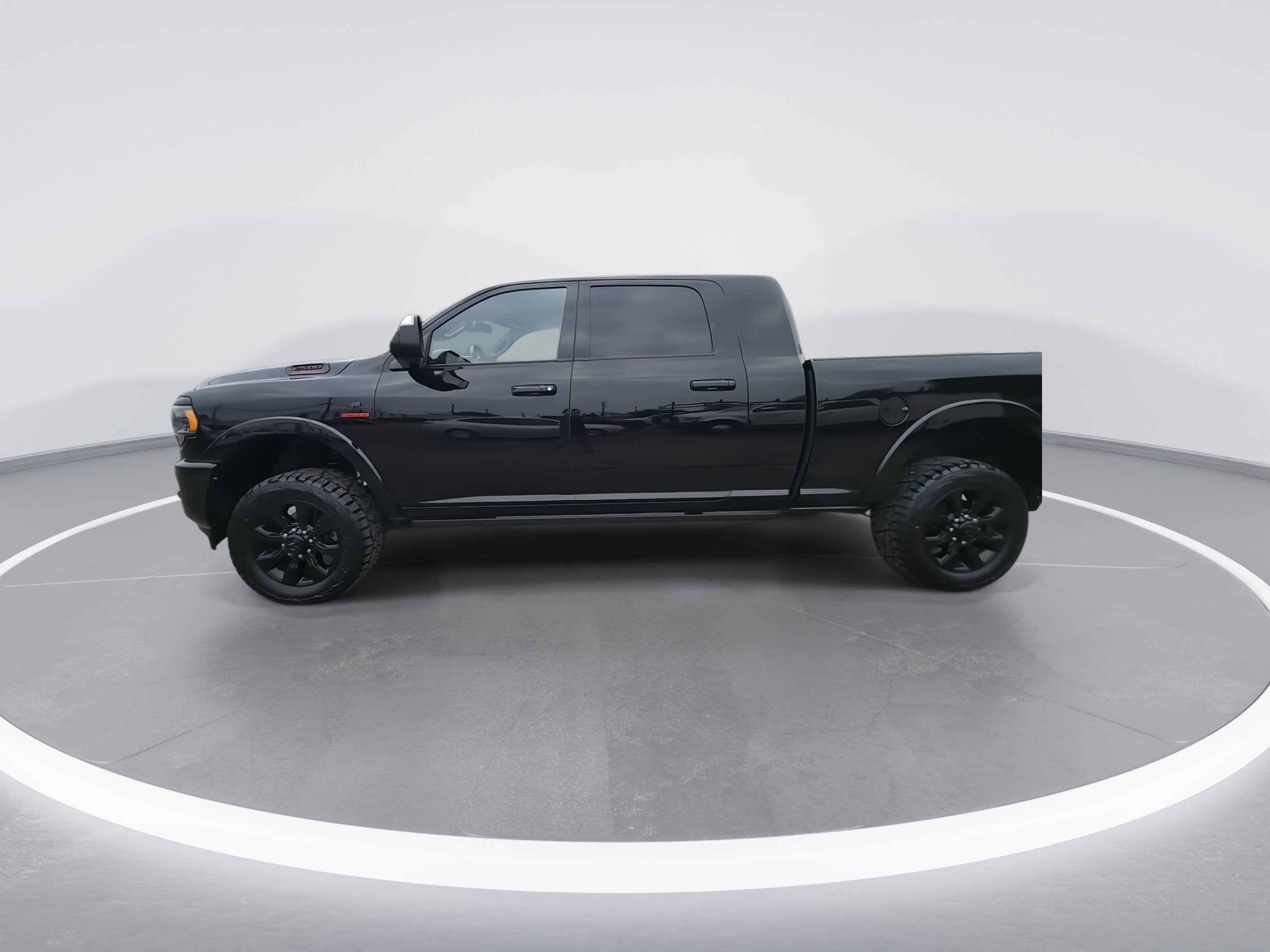 Certified 2022 RAM 2500 Limited w/ Night Edition image 5