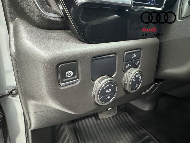 Used 2025 Chevrolet Silverado 1500 LT image 37