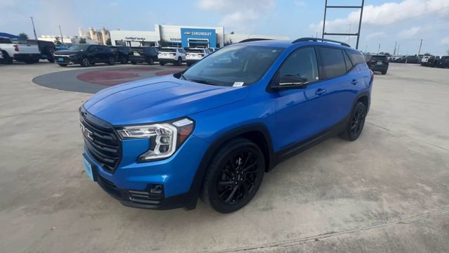 Used 2024 GMC Terrain SLT w/ Elevation Edition FWD image 4