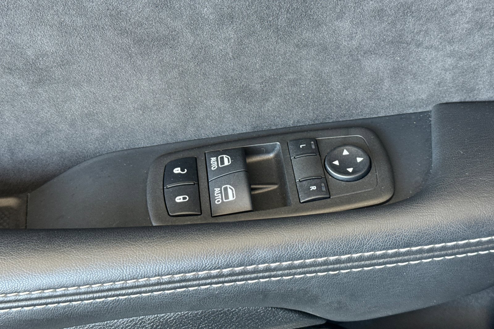 Used 2022 Dodge Challenger SRT Hellcat w/ Plus Package image 13