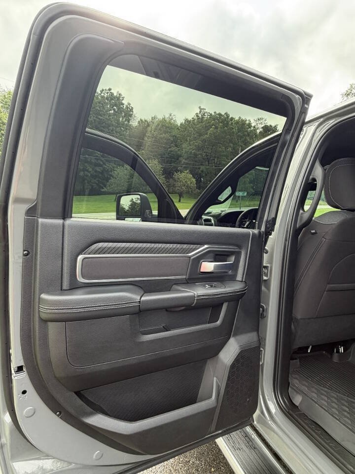 Used 2026 RAM 3500 Big Horn AWD/4WD image 40