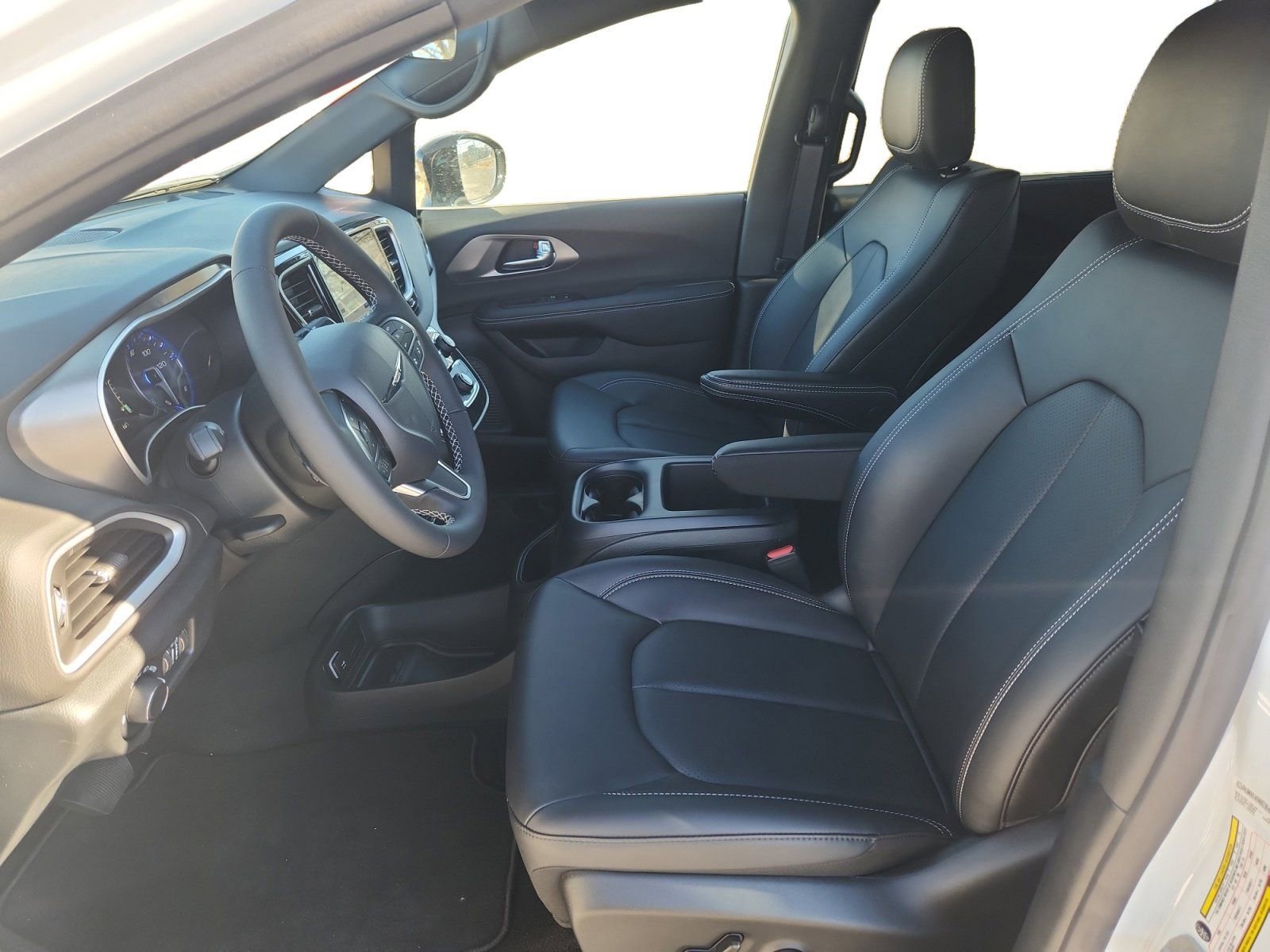 New 2026 Chrysler Voyager LX image 9