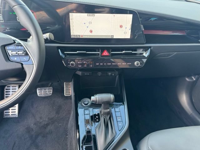 Used 2025 Kia Niro EX Touring FWD image 45