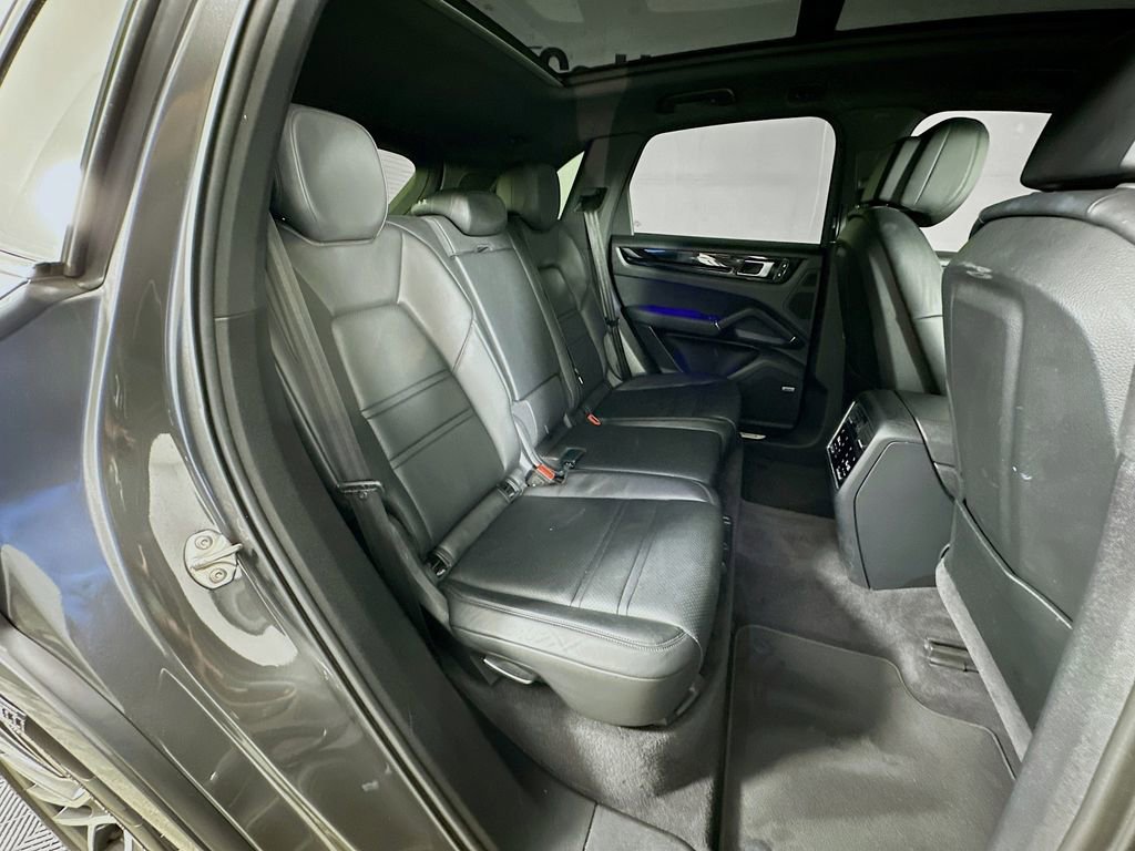 Used 2019 Porsche Cayenne Base image 34
