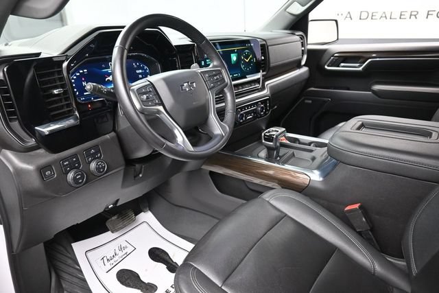 Used 2022 Chevrolet Silverado 1500 LT Trail Boss w/ Convenience Package II AWD/4WD image 19