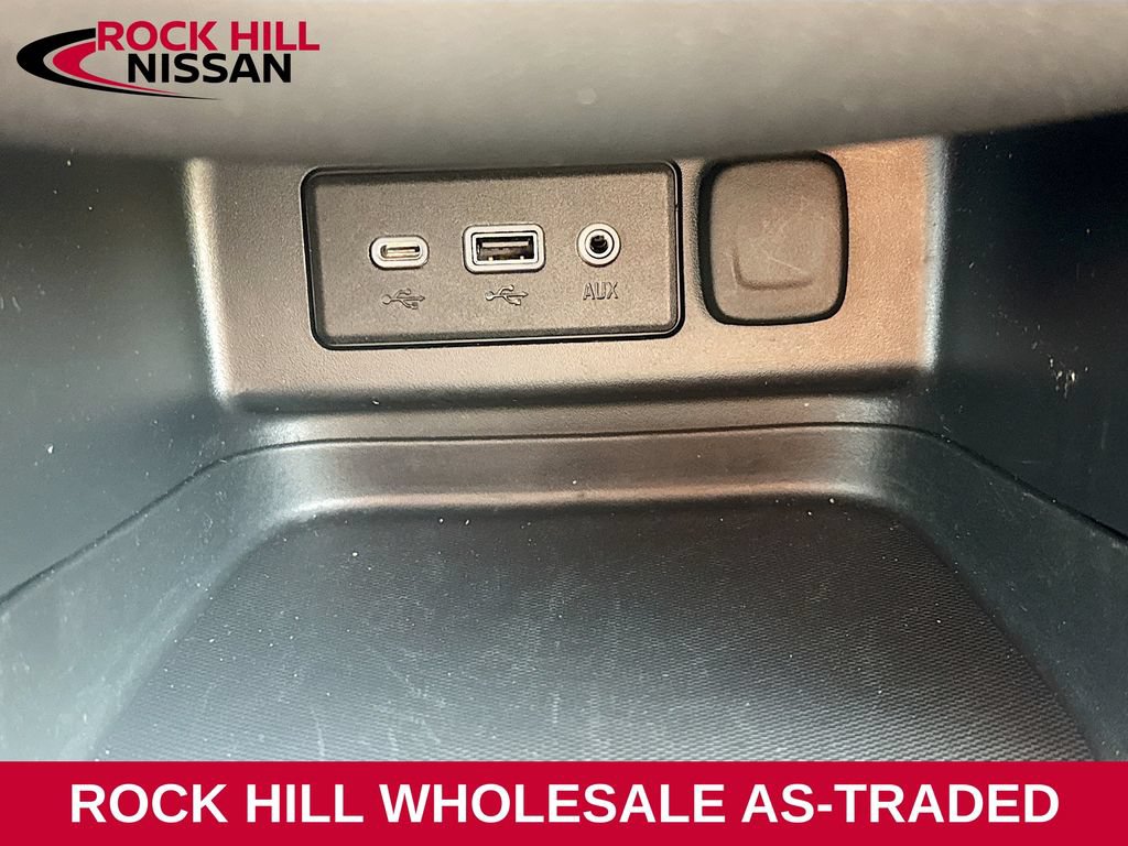 Used 2021 Chevrolet Equinox LT FWD image 17