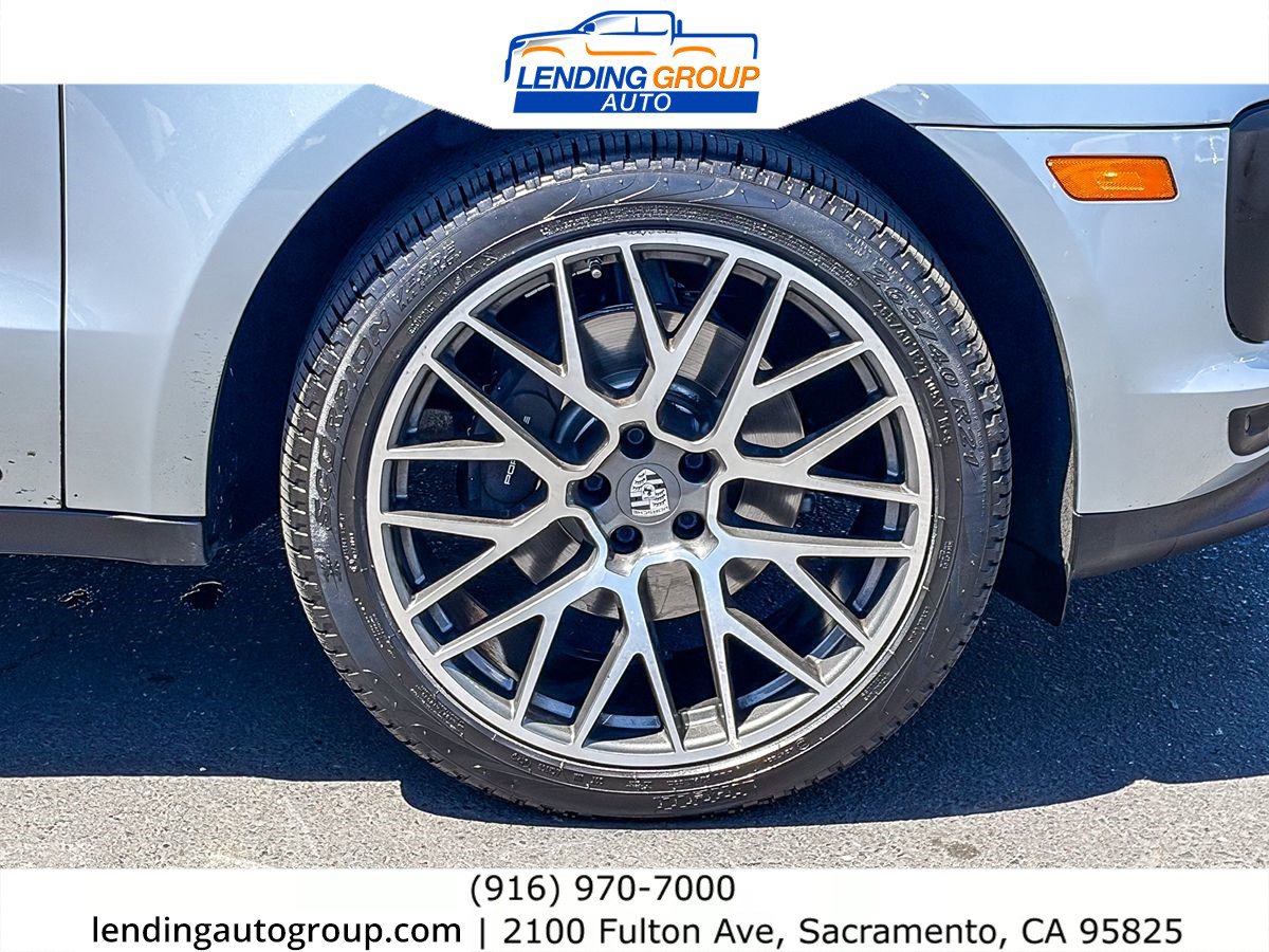 Used 2020 Porsche Macan AWD/4WD image 9
