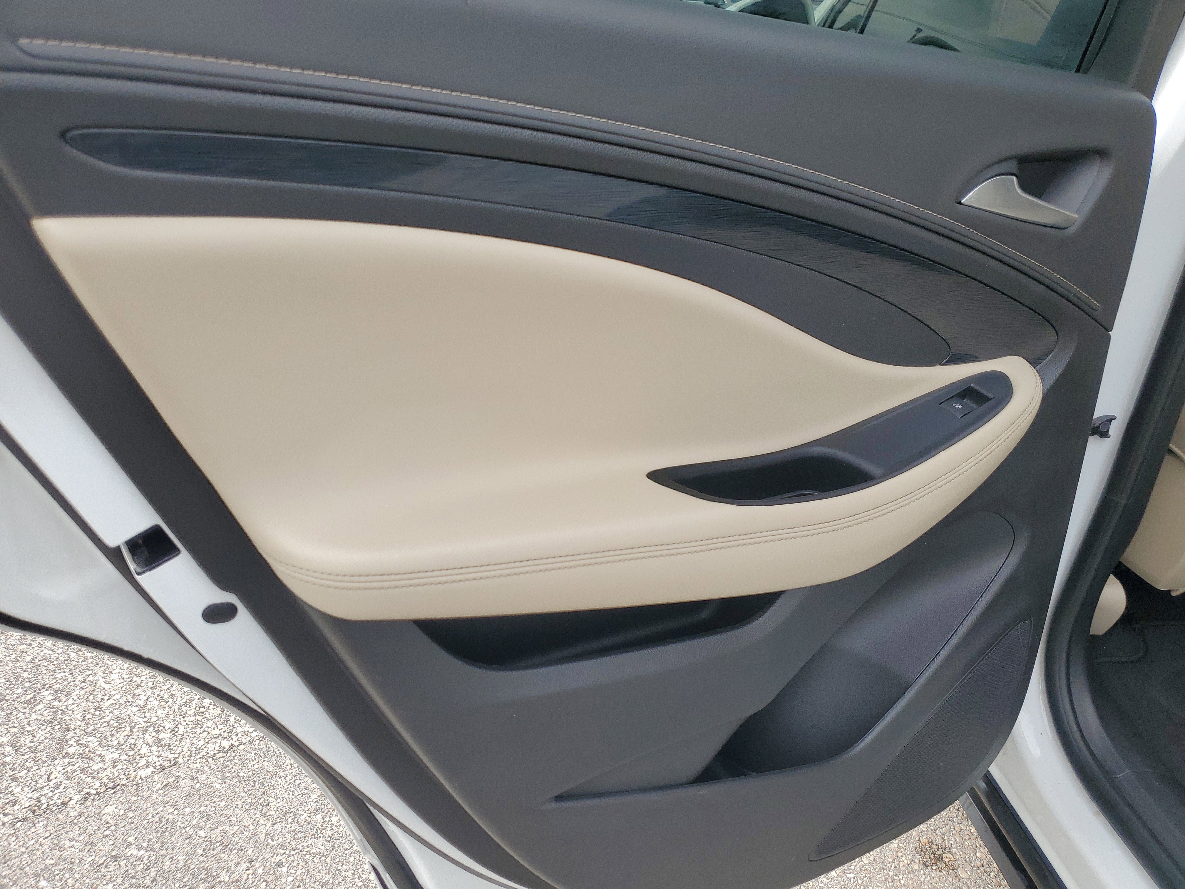 Used 2017 Buick Envision Premium w/ Driver Confidence Package image 15