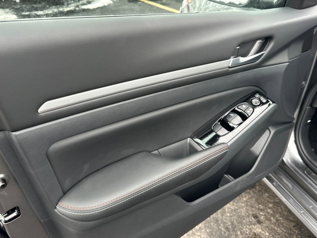New 2025 Nissan Altima 2.5 SR w/ SR Premium Package image 10