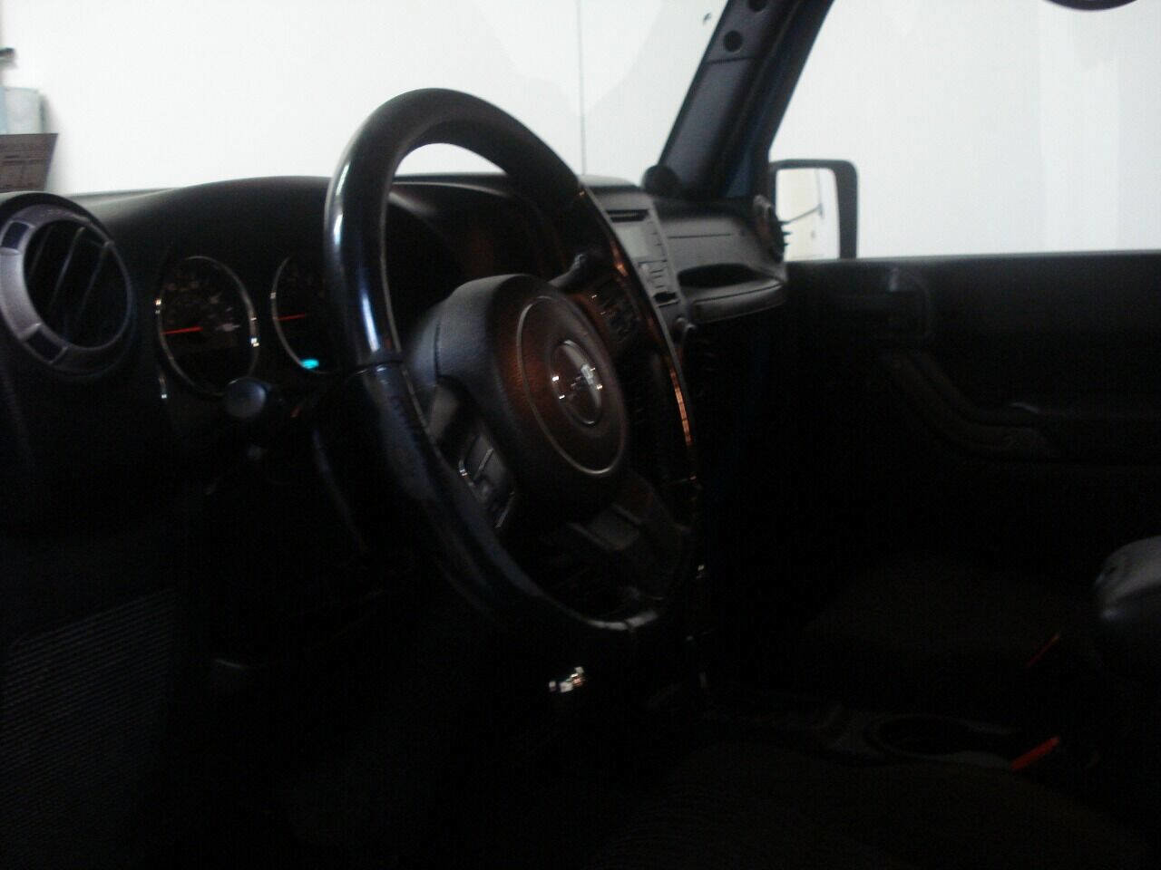 Used 2011 Jeep Wrangler Unlimited Sport image 26