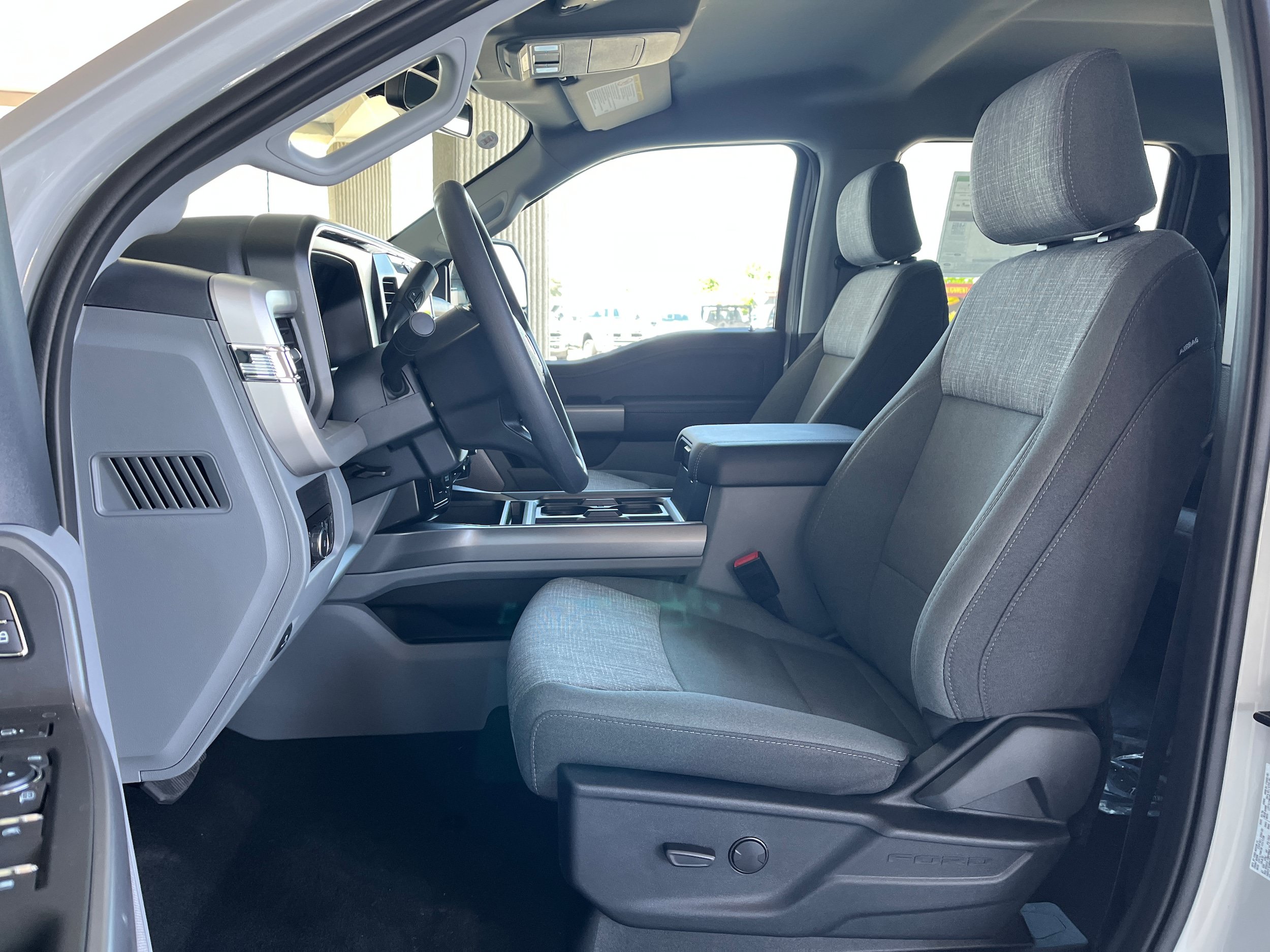 New 2026 Ford F250 XLT w/ XLT Premium Package AWD/4WD image 5