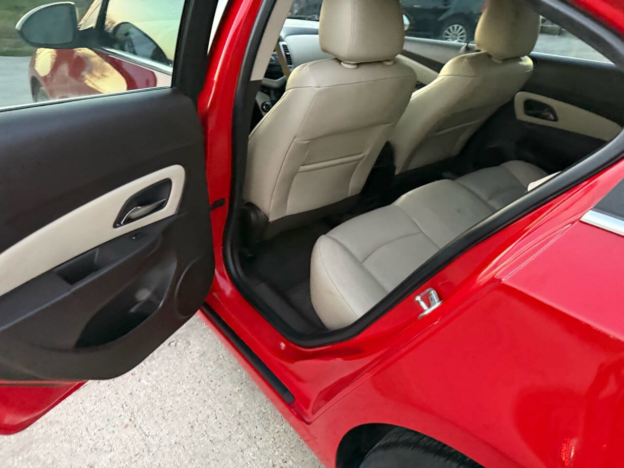 Used 2014 Chevrolet Cruze Diesel image 16