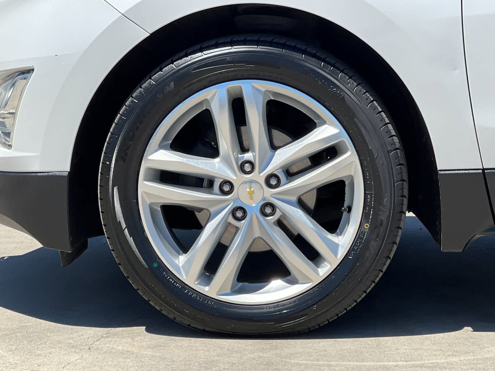 Used 2018 Chevrolet Equinox Premier FWD image 28