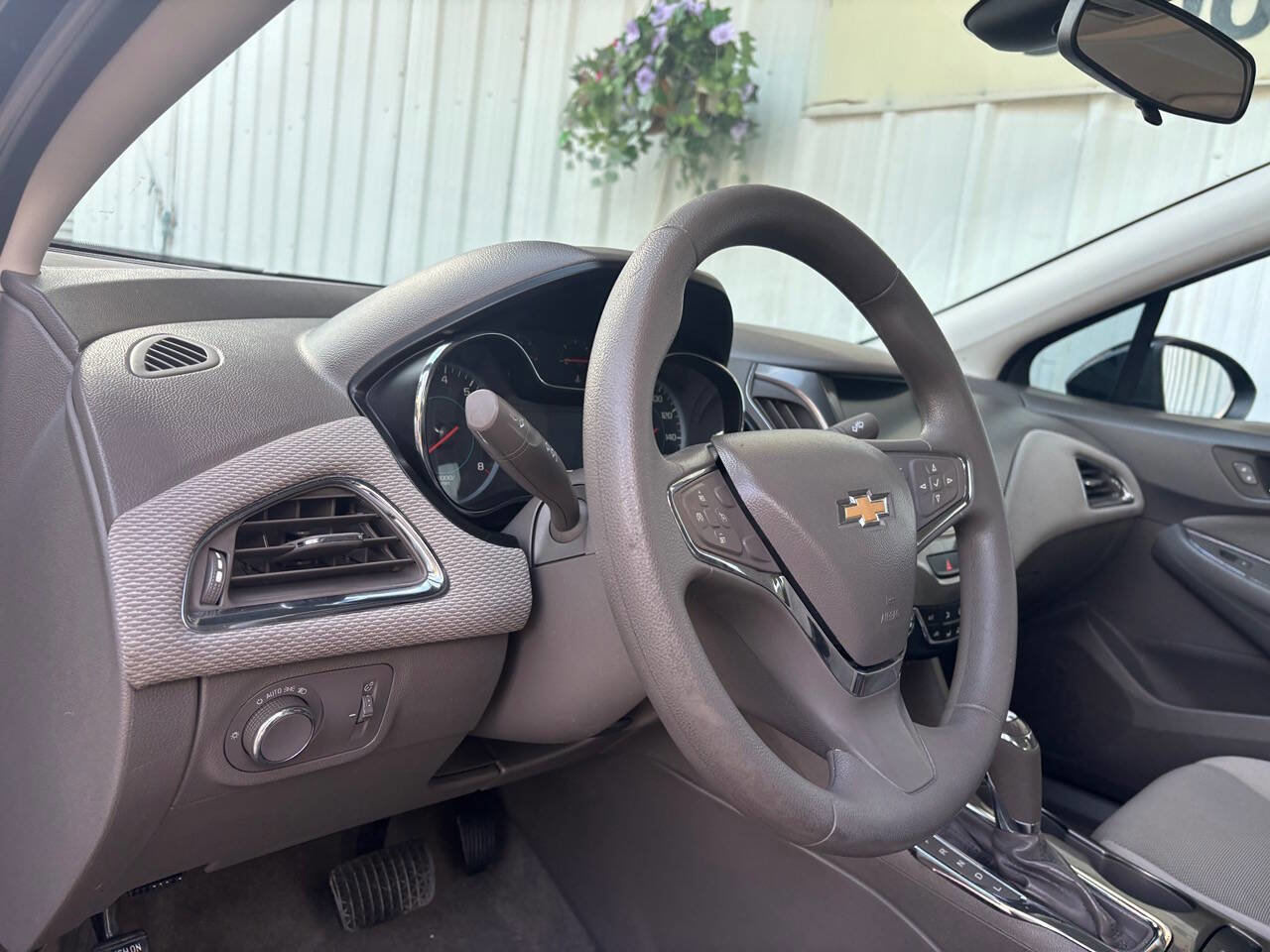 Used 2018 Chevrolet Cruze LT image 15