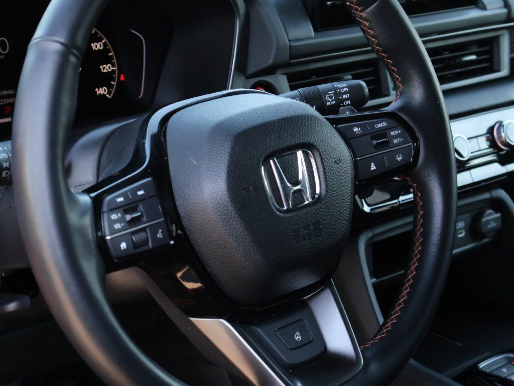 Certified 2025 Honda Pilot TrailSport image 19
