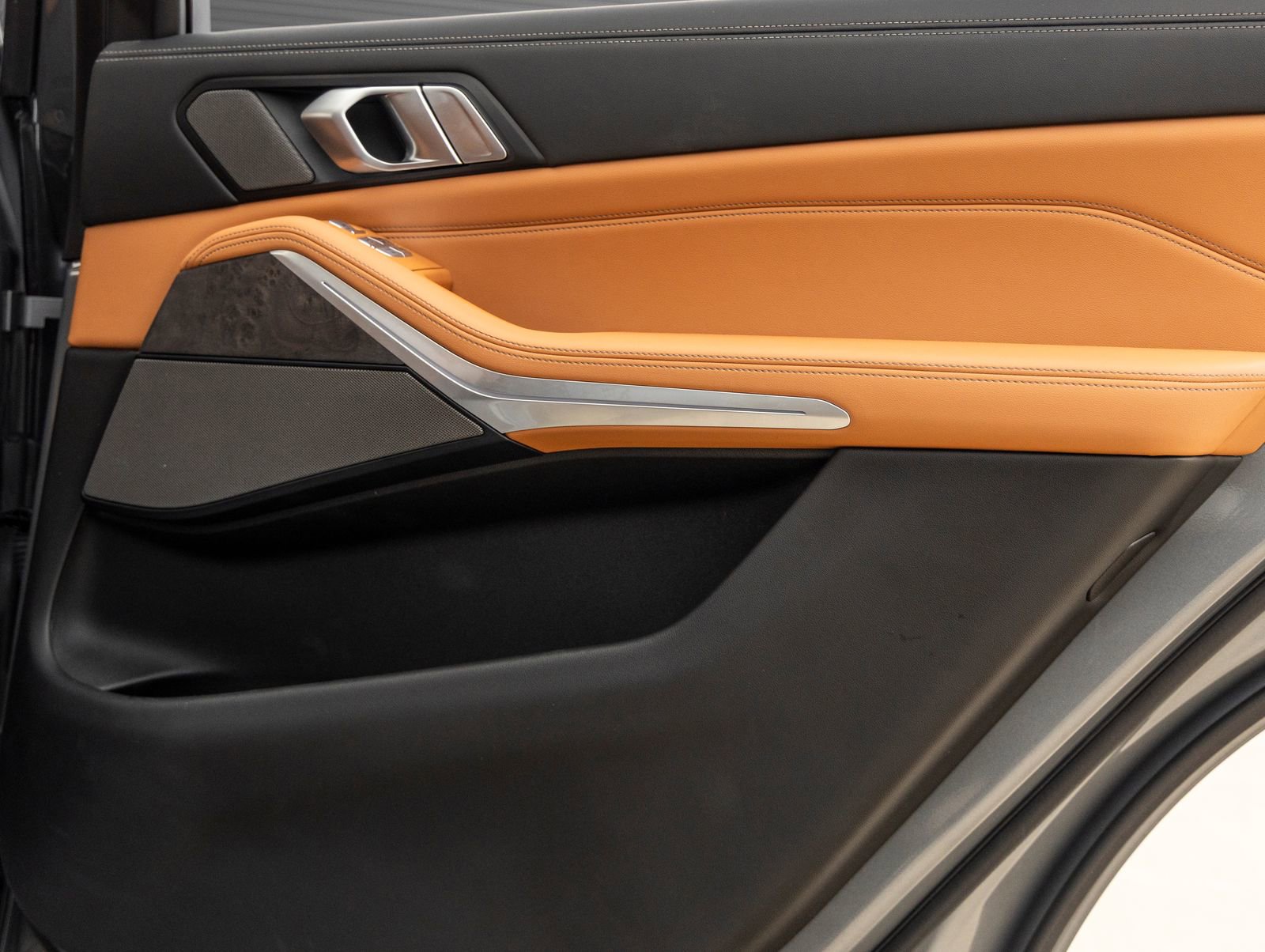 Used 2023 BMW X7 xDrive40i w/ Premium Package image 38