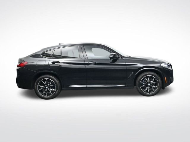 Used 2024 BMW X4 M40i w/ Premium Package image 3