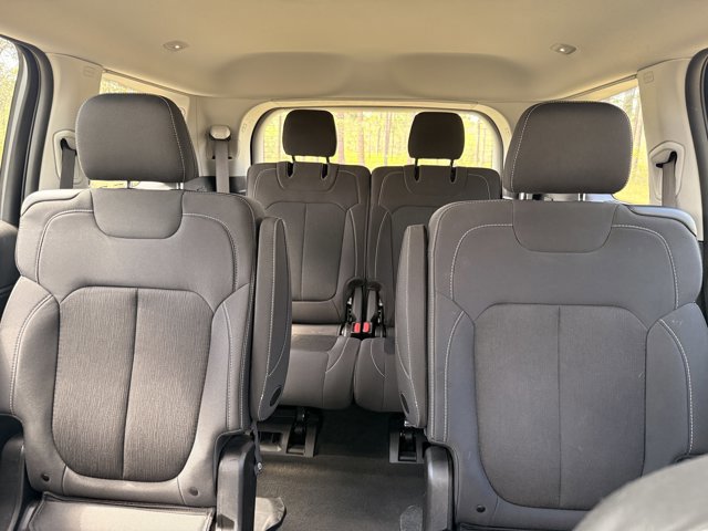 Used 2023 Jeep Grand Cherokee L Laredo image 28