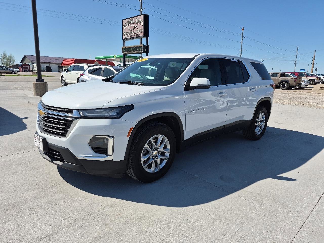 Used 2022 Chevrolet Traverse LS AWD/4WD image 2