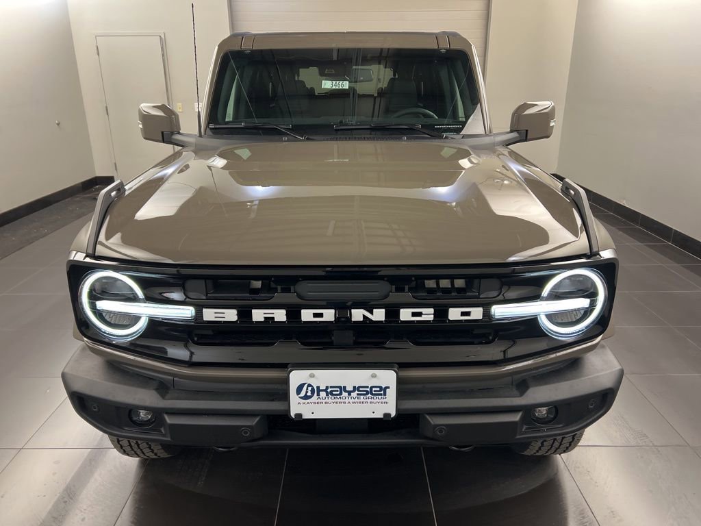 New 2025 Ford Bronco Outer Banks image 2