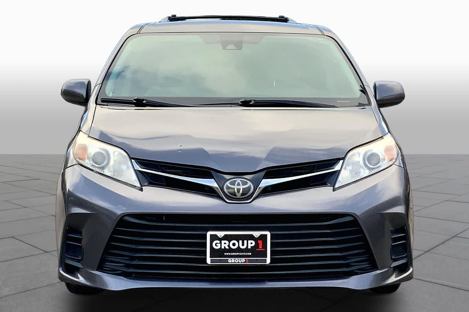 Used 2018 Toyota Sienna LE FWD image 4