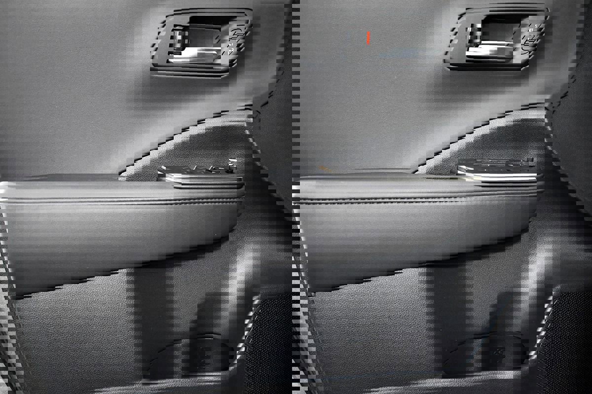 Used 2023 Toyota Crown Platinum image 17