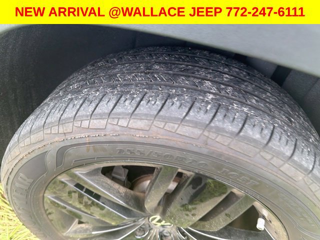 Used 2020 Volkswagen Atlas Cross Sport SE w/ Panoramic Sunroof Package FWD image 23