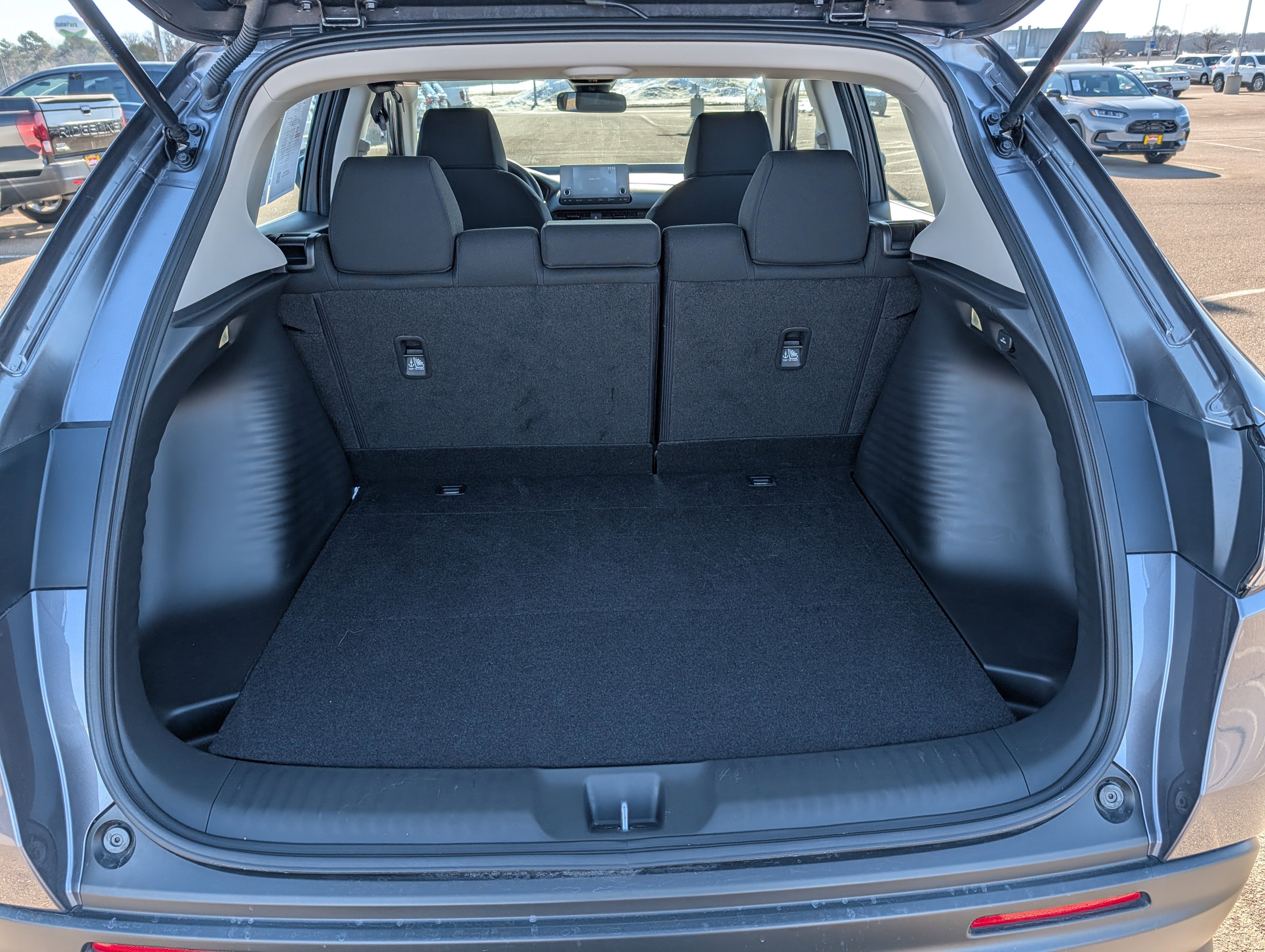 Used 2025 Honda HR-V LX image 18