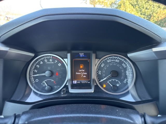 Used 2022 Toyota Tacoma SR5 w/ Technology Package image 21