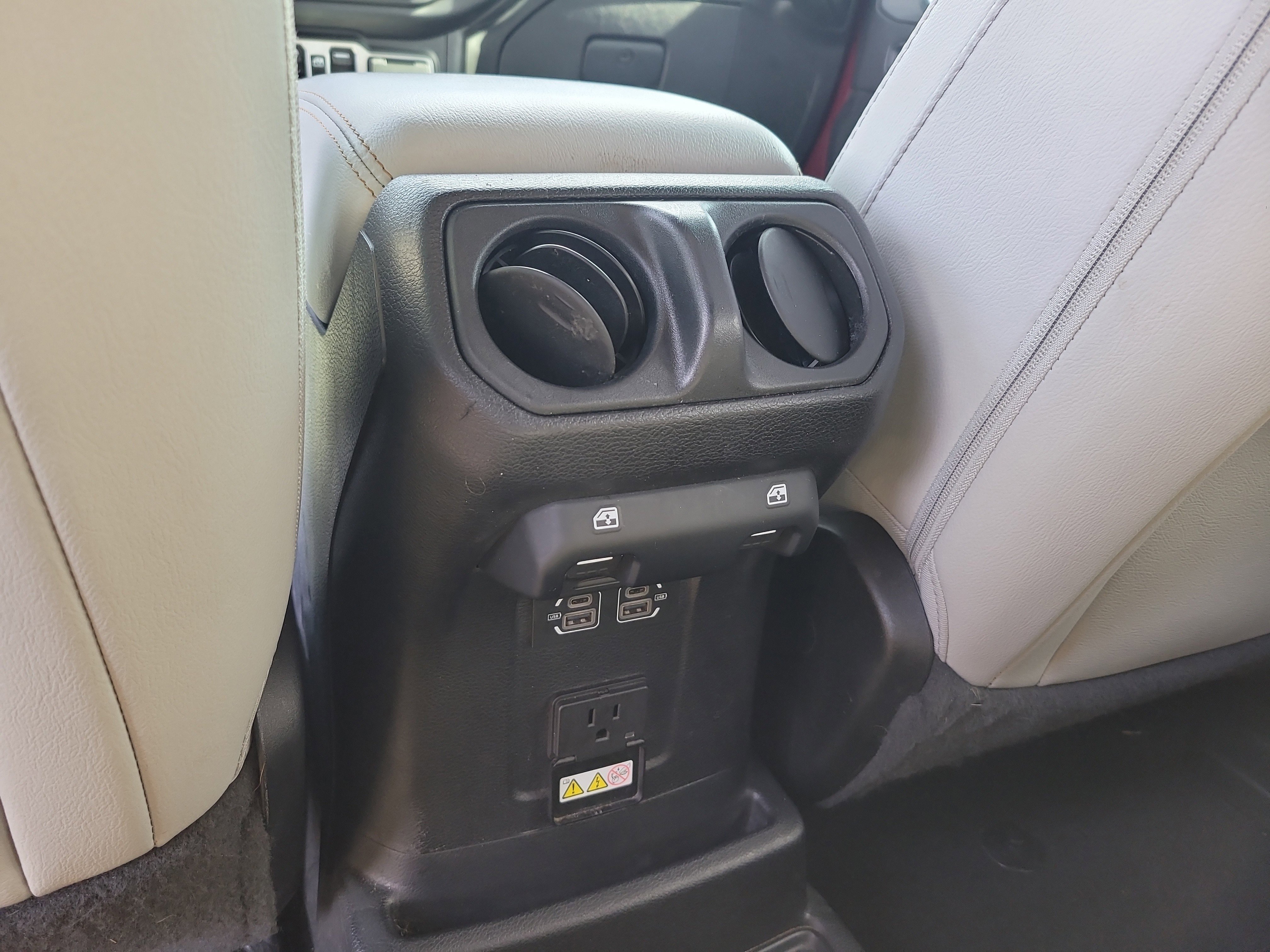 Used 2021 Jeep Wrangler Unlimited Sahara image 13