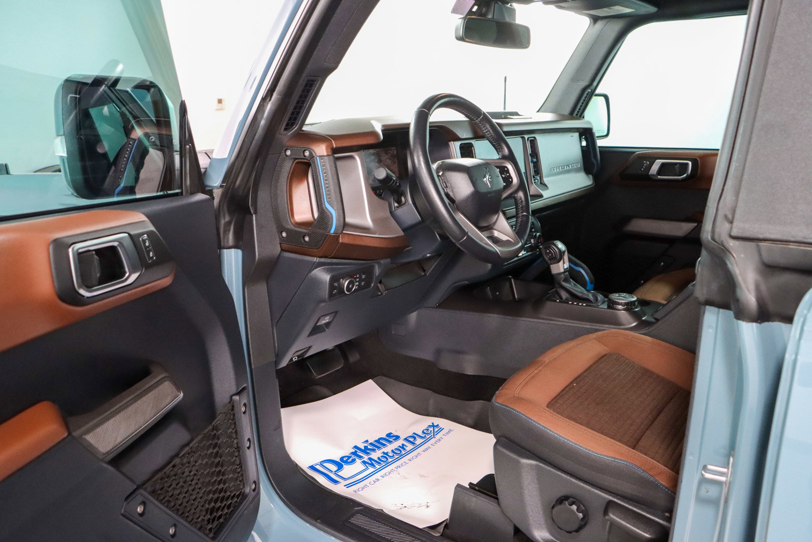 Used 2022 Ford Bronco Outer Banks image 3