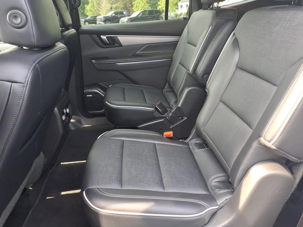 Certified 2025 Buick Enclave Preferred AWD/4WD image 14