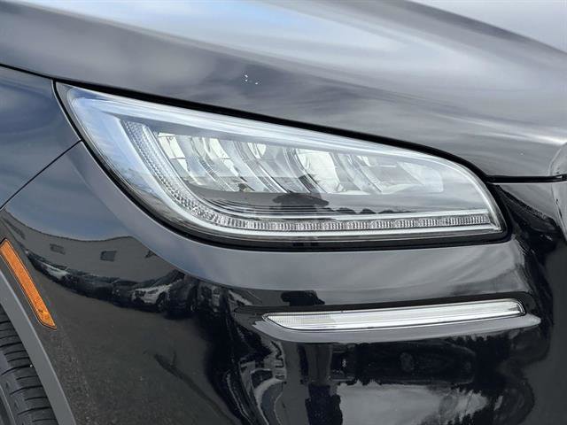 Used 2022 Lincoln Corsair AWD w/ Equipment Group 101A image 8