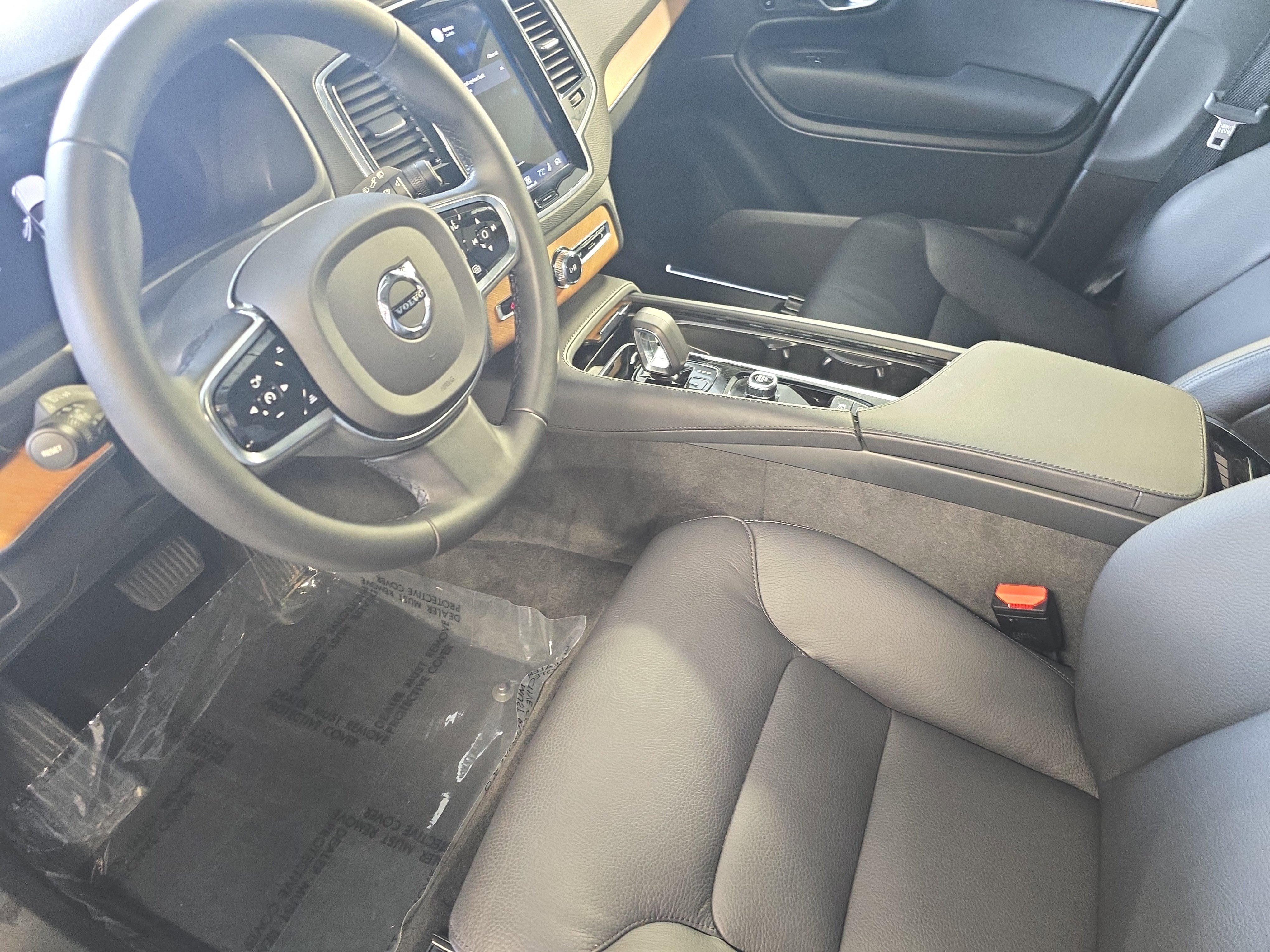 Used 2024 Volvo XC90 B6 Plus w/ Protection Package Premier AWD/4WD image 16