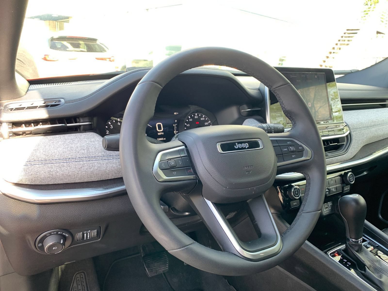 Used 2025 Jeep Compass Latitude AWD/4WD image 33