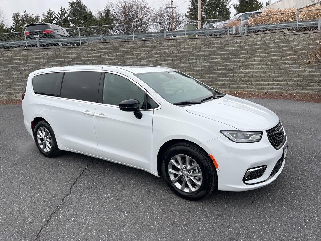 New 2026 Chrysler Pacifica Limited
