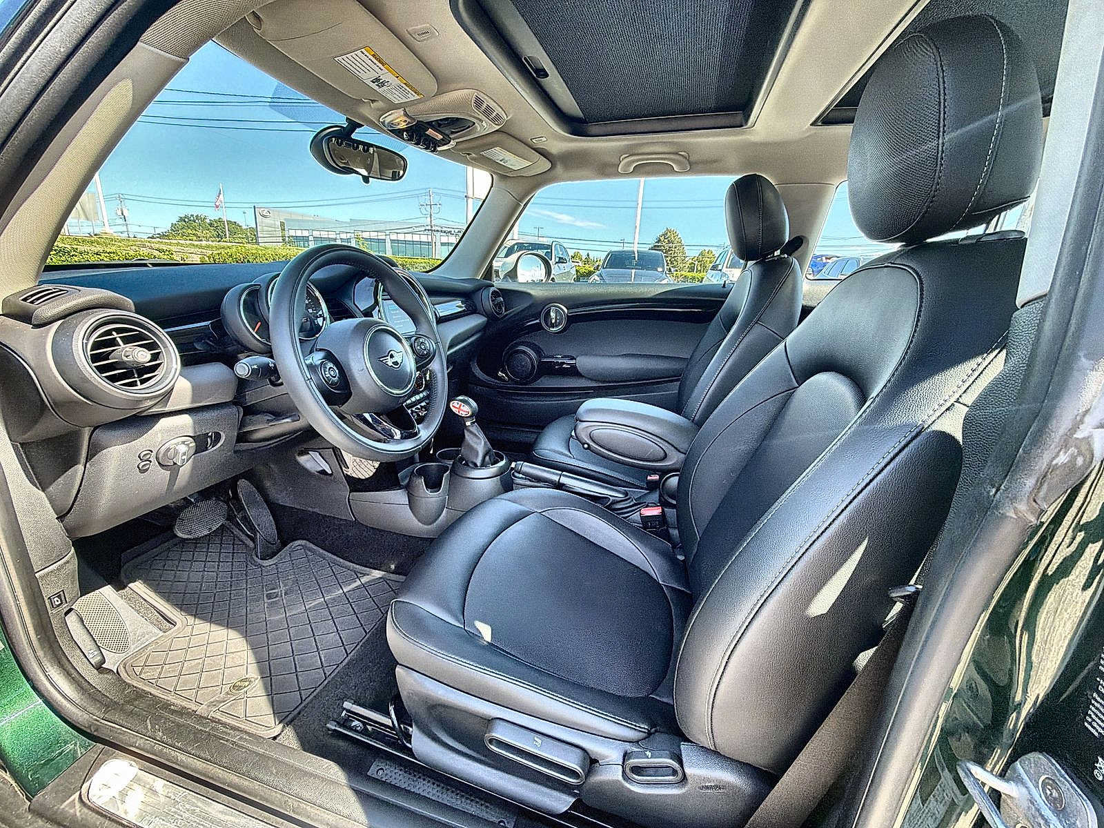 Used 2019 MINI Cooper 2-Door Hardtop FWD image 10