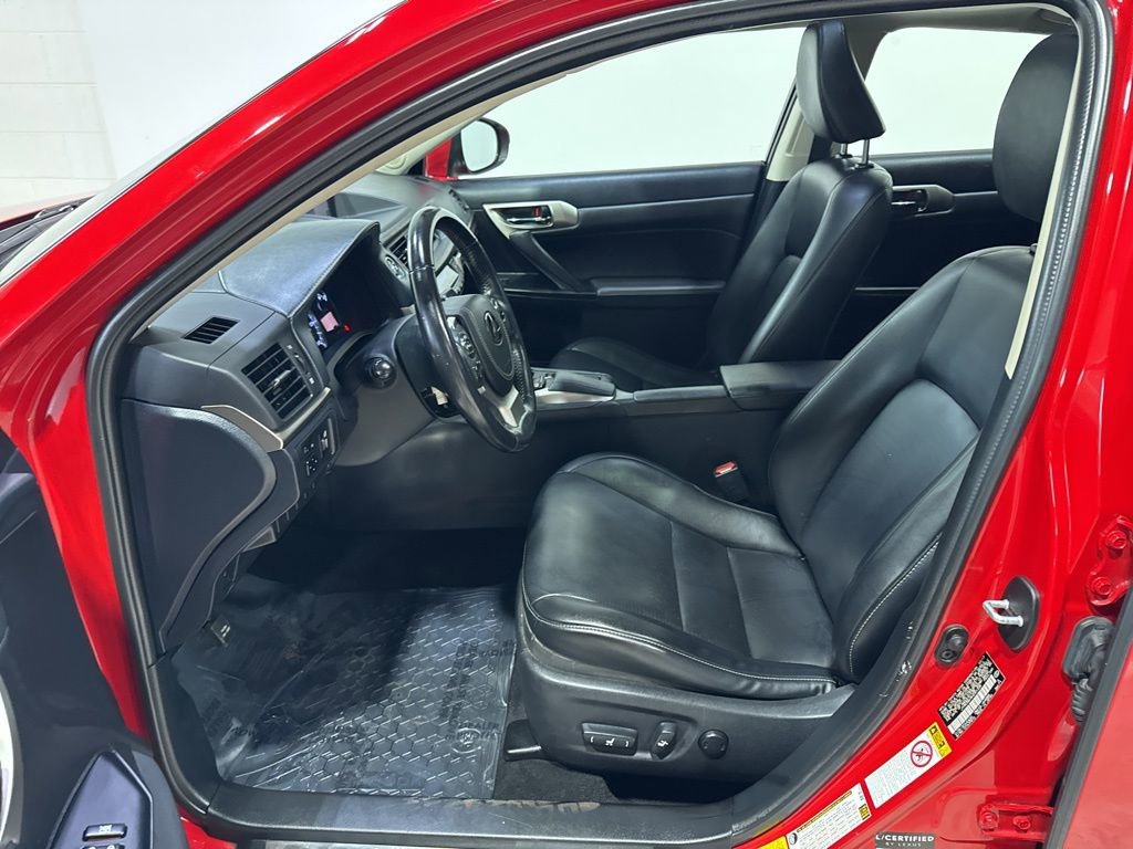 Used 2017 Lexus CT 200h w/ Navigation System Package FWD image 26