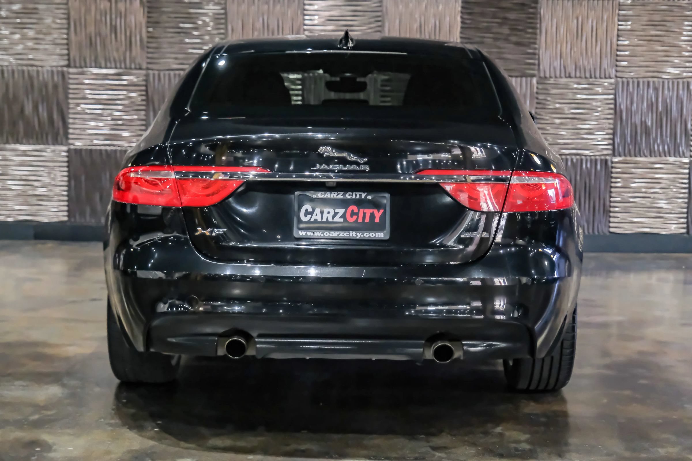 Used 2020 Jaguar XF Prestige RWD image 9
