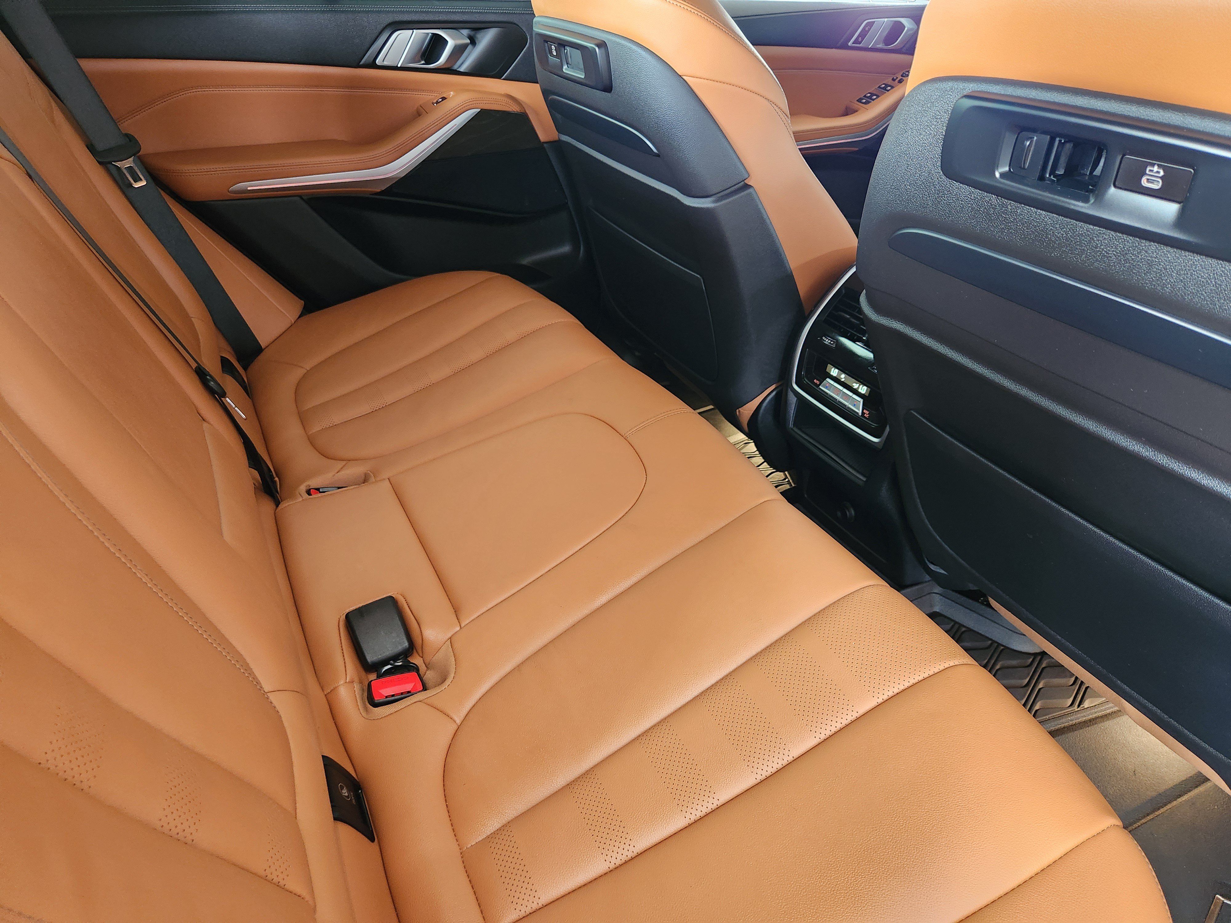 Used 2022 BMW X5 xDrive40i w/ Executive Package AWD/4WD image 34