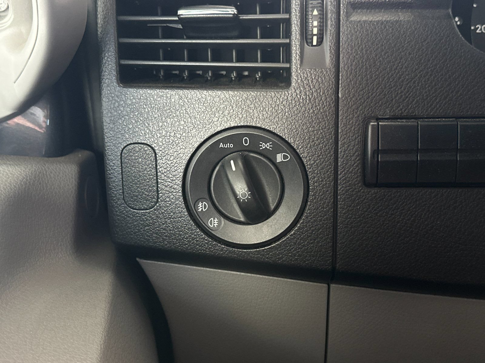 Used 2015 Mercedes-Benz Sprinter 2500 image 26