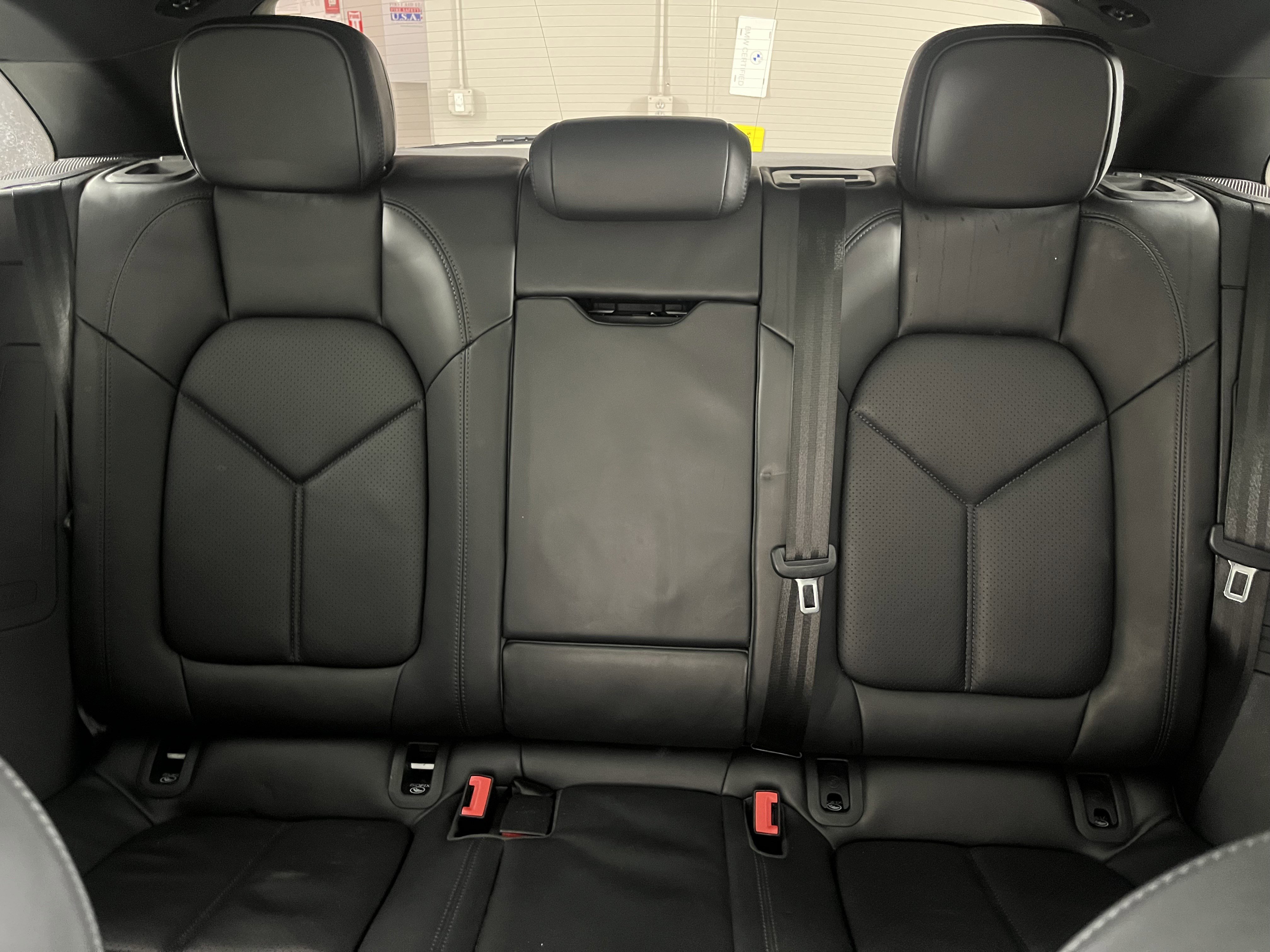 Used 2022 Porsche Macan w/ Premium Package Plus image 23