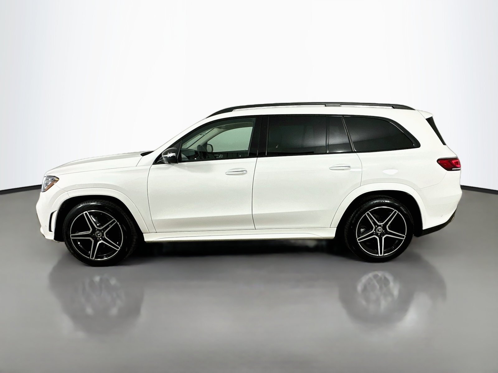Used 2022 Mercedes-Benz GLS 450 4MATIC image 8