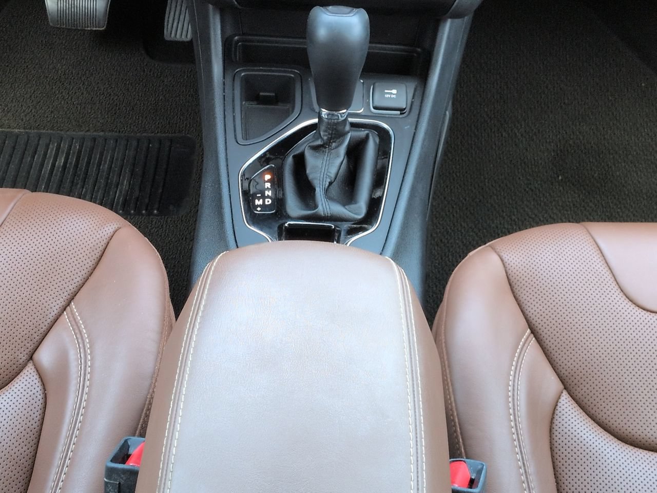 Used 2019 Jeep Cherokee Overland w/ Technology Group FWD image 19