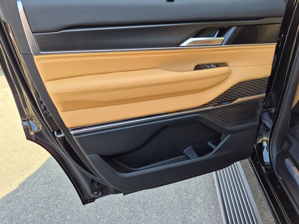 New 2026 Jeep Grand Wagoneer Summit AWD/4WD image 26