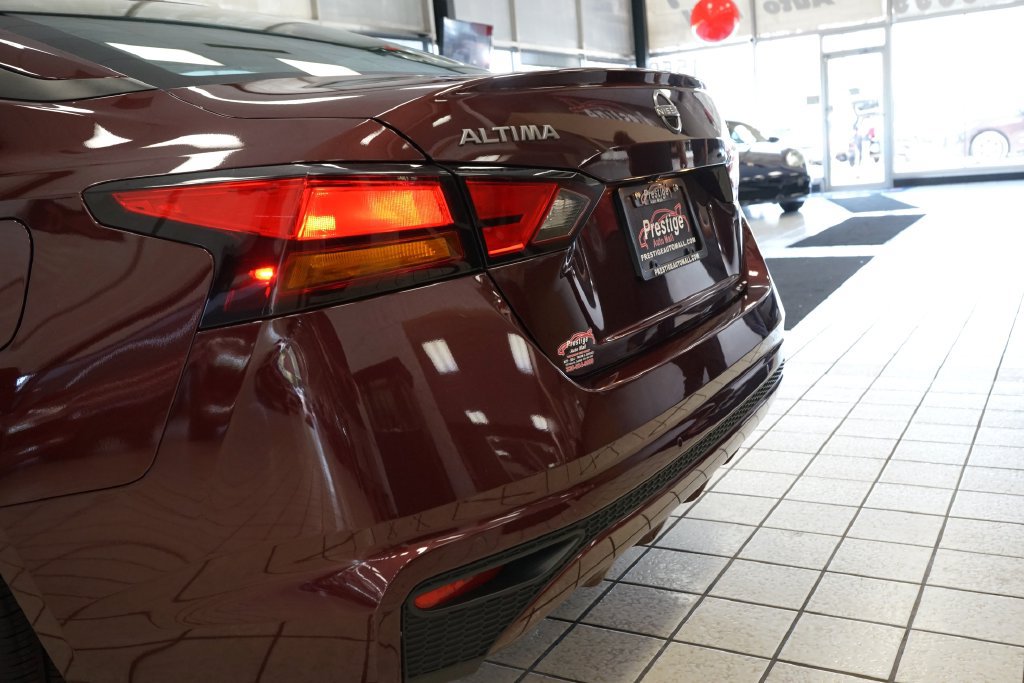 Used 2024 Nissan Altima 2.5 SV FWD image 13